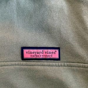 Vineyard Vines Green & Navy pullover